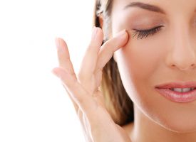 Apple stem cells eyes contour cream