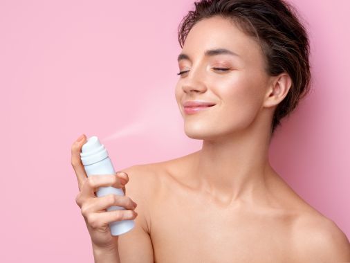 Soin fixateur de maquillage, finition parfaite