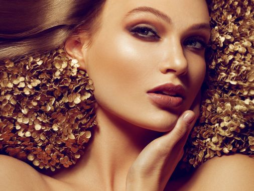 Gold face scrub