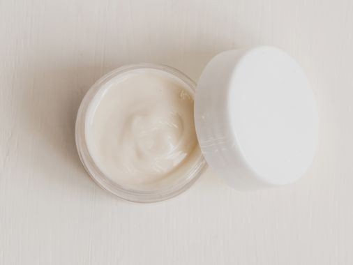 Face scrub with rice